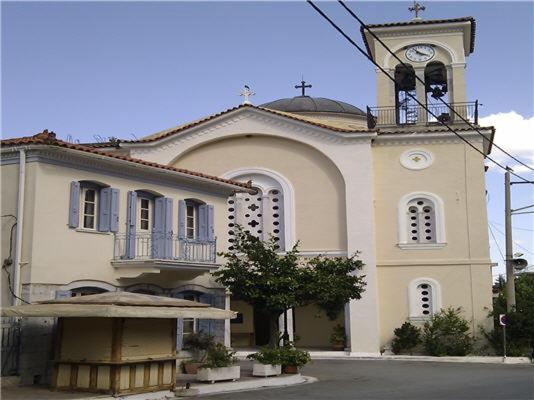 ανεξαρτητο στο ομορφο καστορειο Kastorion